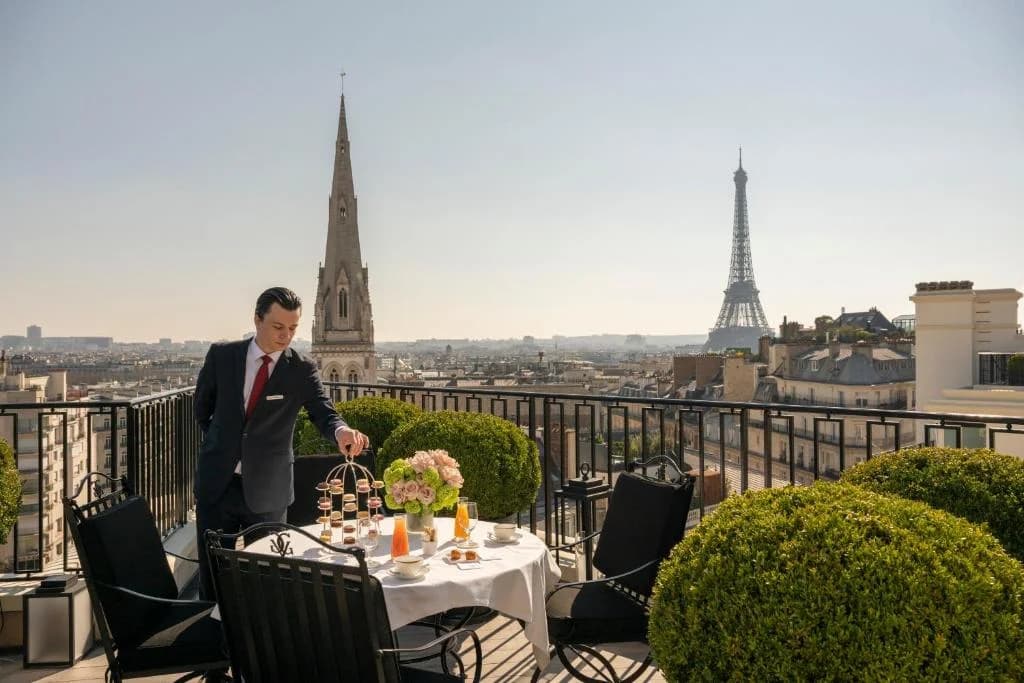 The Artisans of the Instant: The Human Face of Exceptional Hospitality